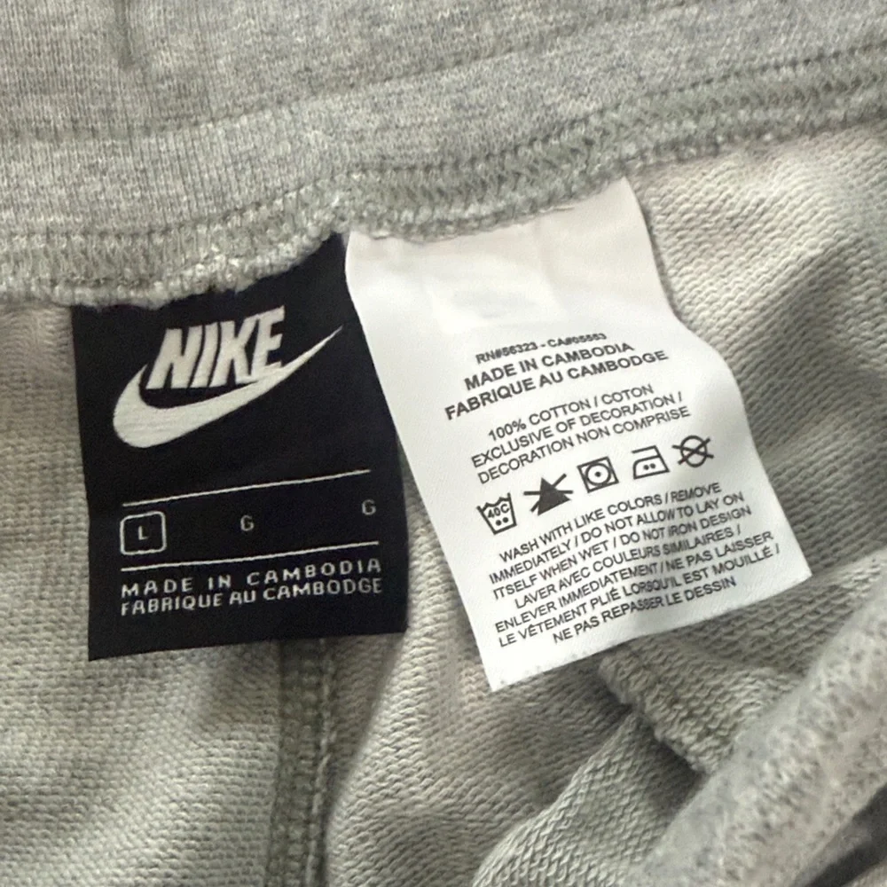 Nike Men's Athletic Gray Shorts - Picture 3 of 5